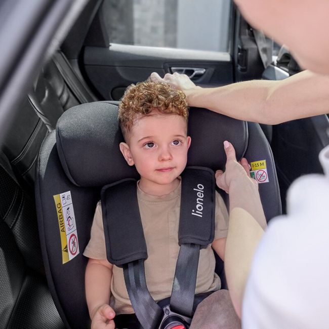 Scaun auto i-Size, Lionelo, Neal, Spatar reglabil in 4 pozitii, Tetiera in 10 pozitii, Suport sticla inclus, 15-36 Kg, 100-150 cm, Cu Isofix, Conform ECE R129, Albastru BYNLO-NEAL_I-SIZE_BLUE_NAVY