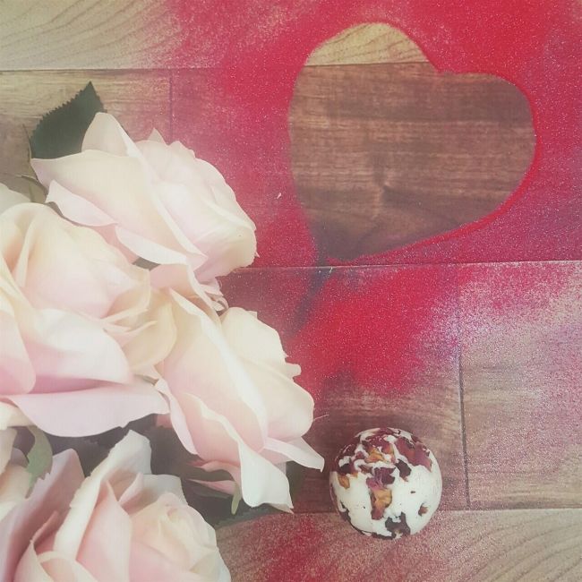 Bomba de baie cremoasa handmade Rose Bath Creamer 30g, Bomb Cosmetics