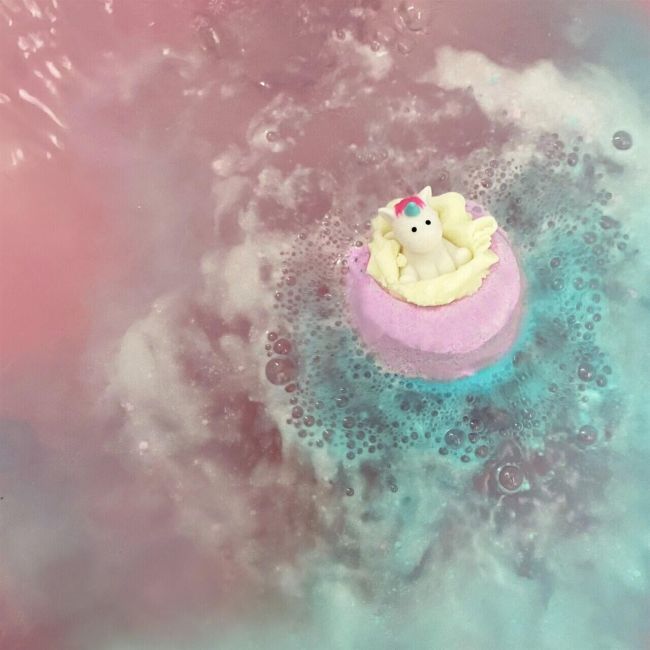 Bomba de baie handmade, cu figurina, Born to Be Unicorn Bath Blaster 160g, Bomb Cosmetics