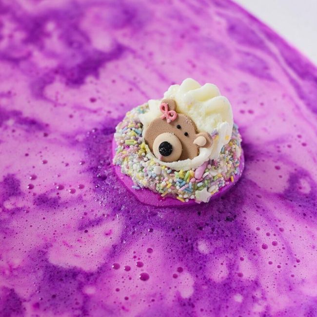 Bomba de baie handmade, cu figurina, Teddy Bears Picnic Bath Blaster 185g, Bomb Cosmetics