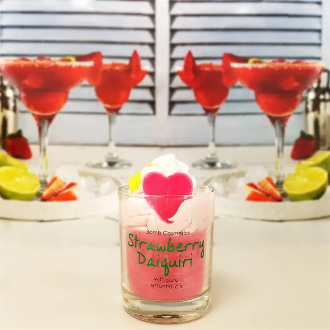 Lumanare parfumata 160g Strawberry Daiquiri Piped Candle, Bomb Cosmetics