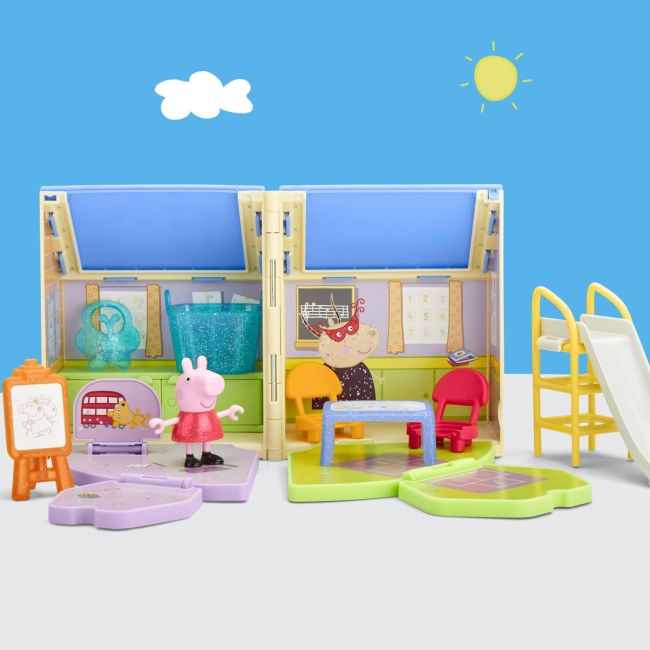 PEPPA PIG LOCUL DE JOACA APASA SI DESCHIDE AL LUI PEPPA VIVG0530