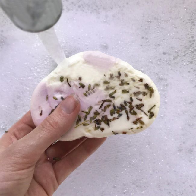 Spumant de baie solid Lavender Clouds Bubble Doh  135g, Bomb Cosmetics