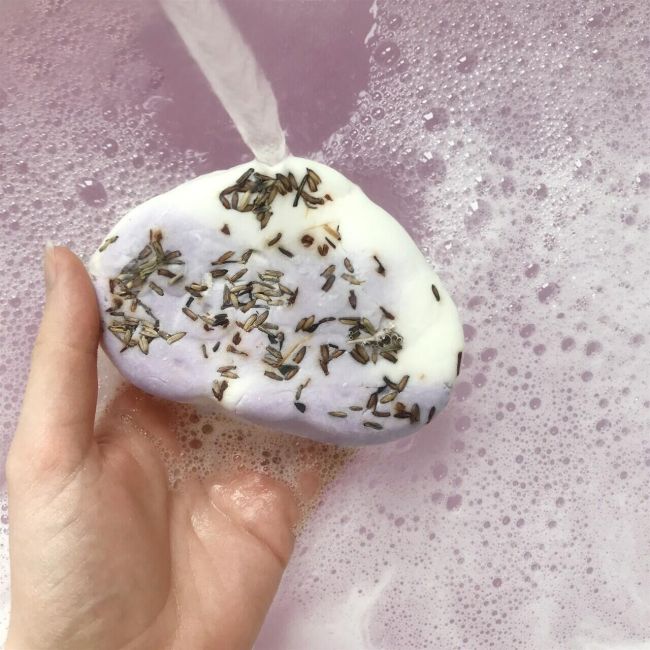 Spumant de baie solid Lavender Clouds Bubble Doh  135g, Bomb Cosmetics