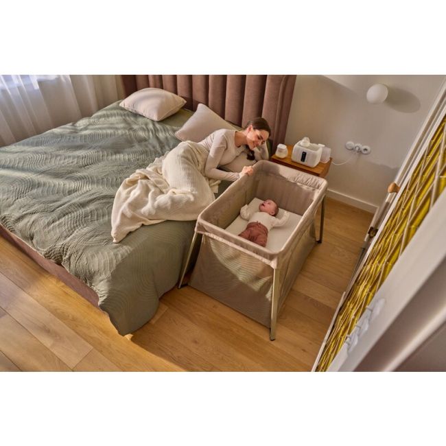Patut multifunctional, Lionelo, Alice, 3 in 1, 2 trepte de inaltime pentru saltea, Pliabil, Material rezistent Oxford 300D, Cu iesire laterala, Geanta de transport, Pana 15 kg, 0 luni+, 104×70×74 cm, Bej BYNLO-ALICE_BEIGE_OLIVE