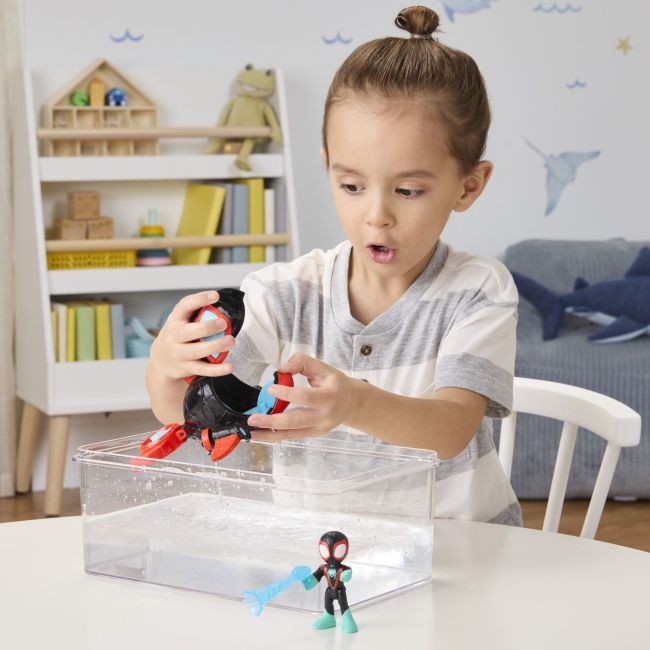 SPIDEY SI PRIETENII LUI UIMITORI MARVEL SET FIGURINA 7.6CM SI SUBMARINUL DELFIN VIVG0663_G1465