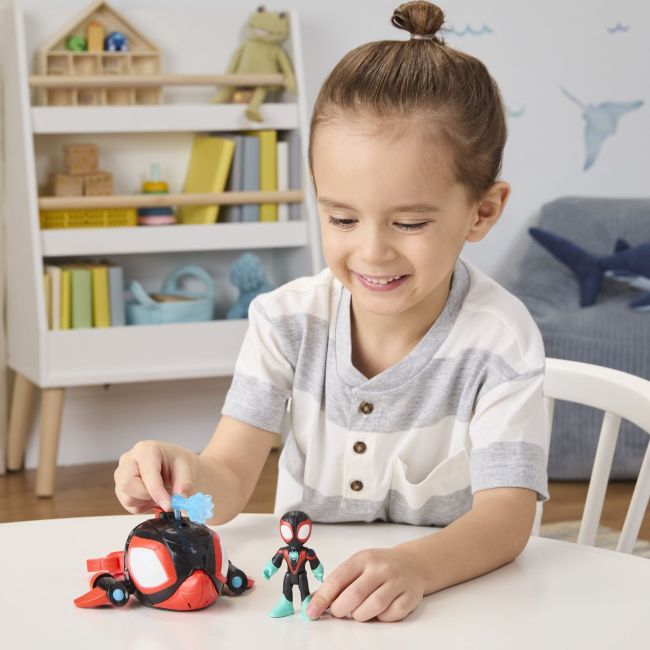 SPIDEY SI PRIETENII LUI UIMITORI MARVEL SET FIGURINA 7.6CM SI SUBMARINUL DELFIN VIVG0663_G1465