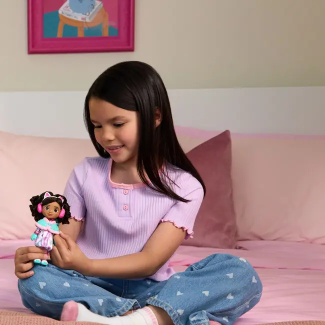 GABBYS DOLLHOUSE FILMUL PAPUSA TINUTA DE IARNA CU ACCESORII VIV6072885_20151838