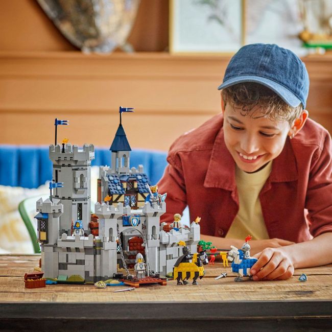 LEGO CREATOR CASTEL MEDIEVAL CU CAI SI CAVALERI 31168 VIVLEGO31168