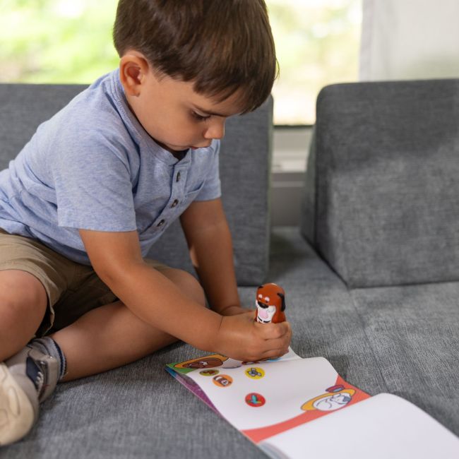 MELISSA AND DOUG SET DE JOACA AUTOCOLANTE SI STAMPILA CU CATELUS REINCARCABILA VIV6074891