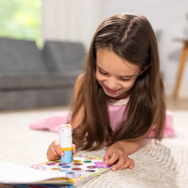 MELISSA AND DOUG SET DE JOACA AUTOCOLANTE SI STAMPILA REINCARCABILA UNICORN VIV6074898