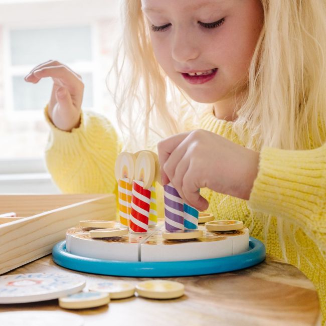 MELISSA AND DOUG SET DE JOACA DIN LEMN TORT ANIVERSAR VIV6074876