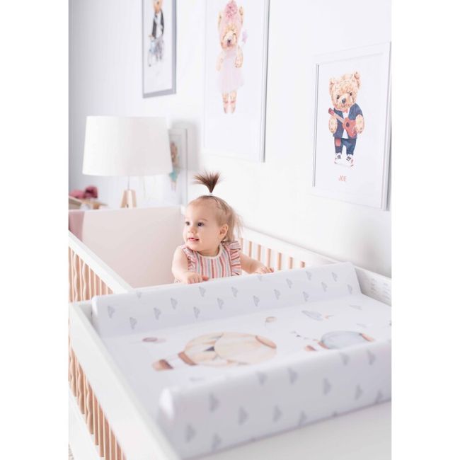 Saltea de infasat, Ceba Baby, Cu Intaritura, Pentru comode, masute de infasat si patuturi, 50x70 cm, Fara BPA, Certificata Oeko-Tex Standard 100, 0 luni+, Basic Balloons BYNW-216-000-734