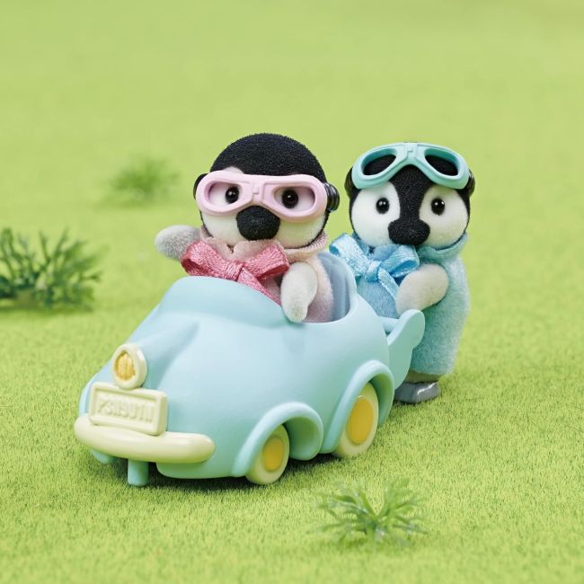 Figurine sylvanian families-pinguini cu masinuta sf5695