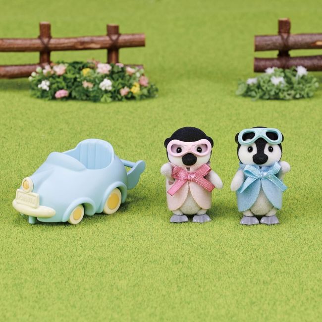 Figurine sylvanian families-pinguini cu masinuta sf5695