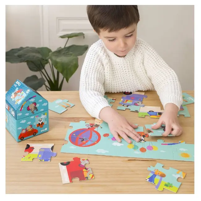 Puzzle APLI - Safari puzzle in cutie de depozitare in forma de casuta, 24 piese