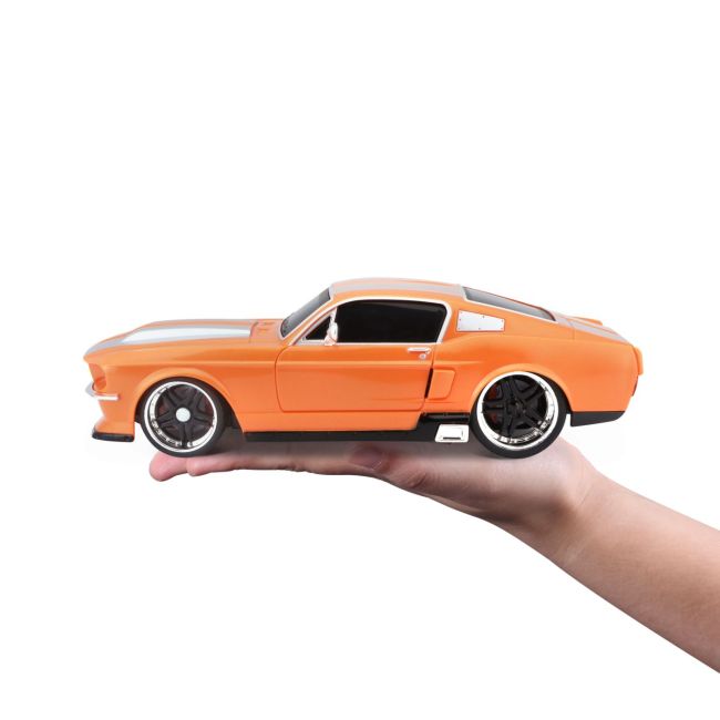 MAISTO MASINUTA CU TELECOMANDA 2.4GHz FORD MUSTANG GT 1967 SCARA 1 LA 24 VIVMST81520