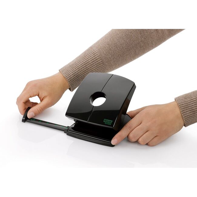 Perforator Novus B230 re+new, 30 coli, negru, 62% pp reciclat BPTCNV0637