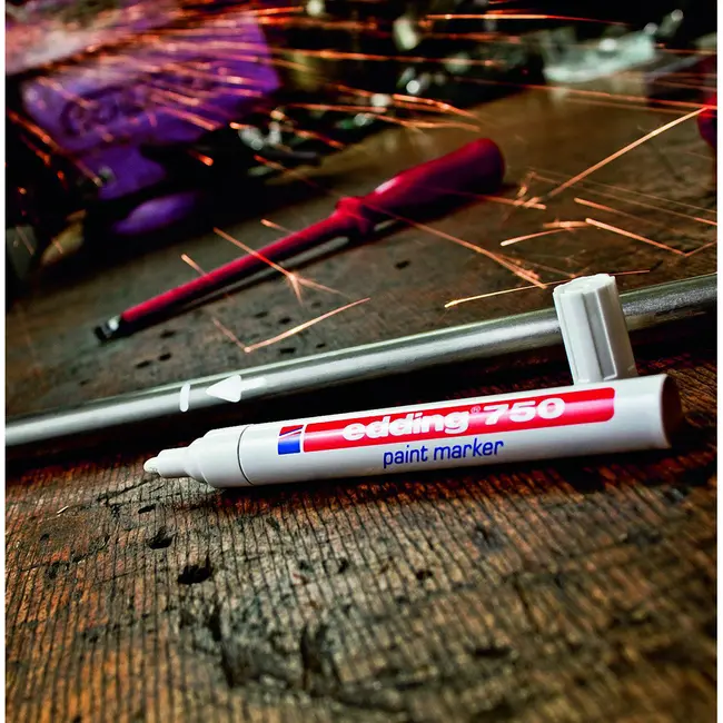 Marker permanent Edding 750, cu vopsea, corp metalic, varf rotund, 2-2-4 mm, negru BPTCED7501