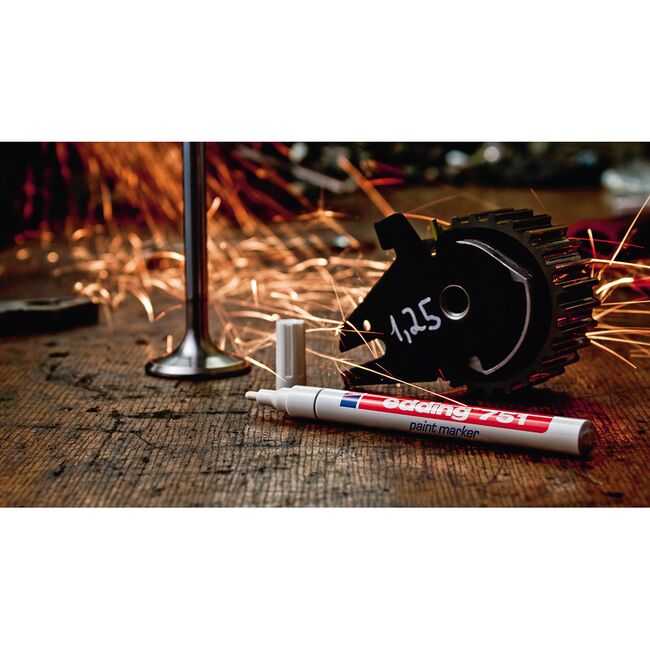 Marker permanent Edding 751 cu vopsea, corp metalic, varf rotund, 1-2 mm, alb BPTCED751000