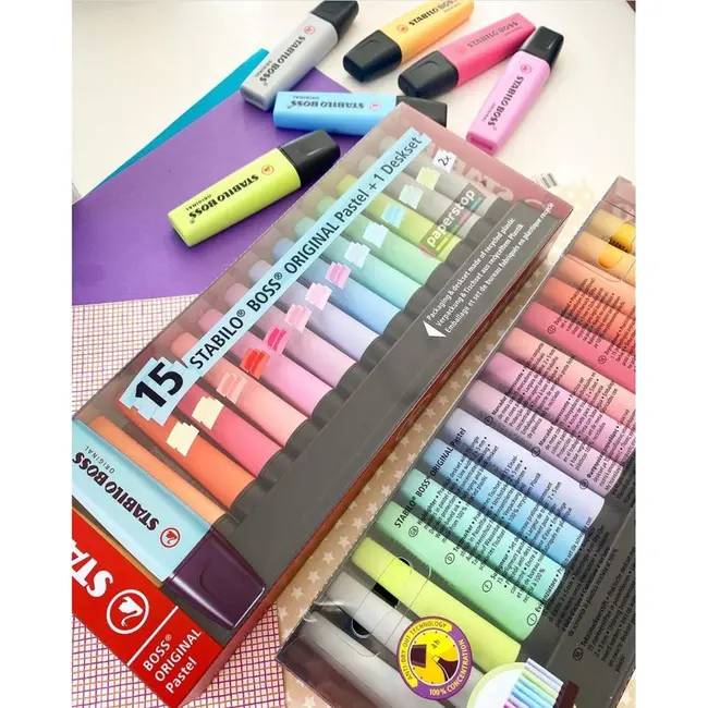 Textmarker Stabilo Boss Original, 15 culori/set, 9 culori fluorescente, 6 culori pastelate, cu suport de birou BPTCSW70150B