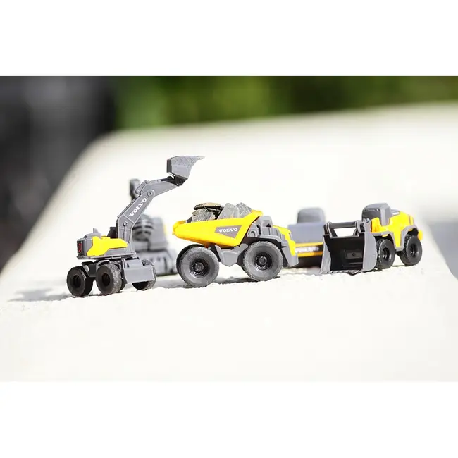 Set Dickie Toys Volvo Micro Workers 9 cm cu 5 vehicule HUBS203722008