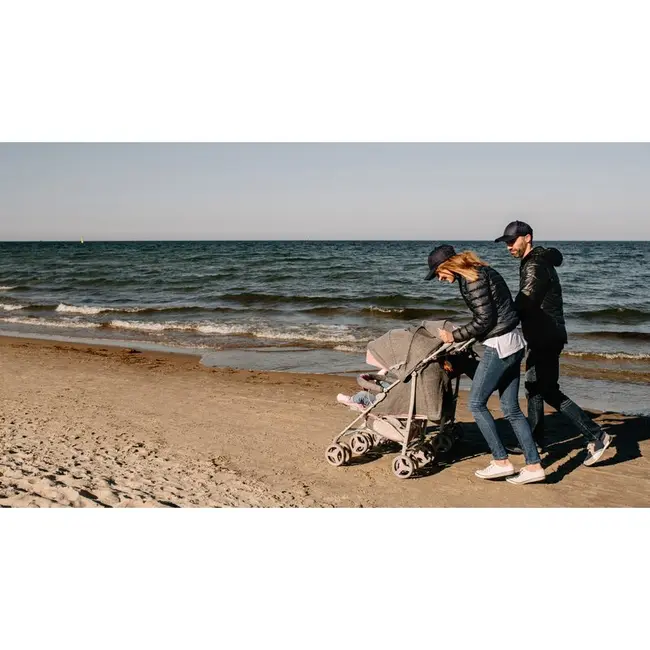 Carucior sport compact, Lionelo, Irma, Spatar reglabil in 4 pozitii, Suport picioare reglabil, Manere rotative, Pliere tip umbrela, 6- 36 luni, Pana la 15 kg, Conform cu EN1888-1:2018, Roz BYNLO-IRMA_PINK