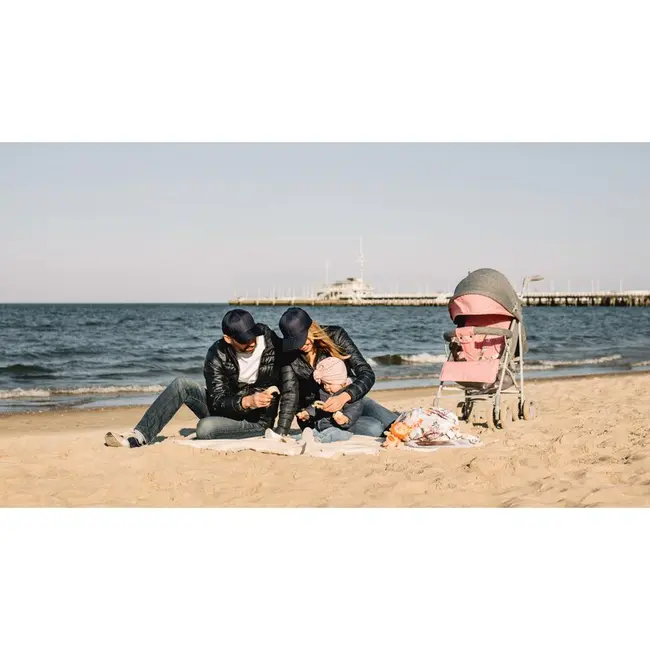 Carucior sport compact, Lionelo, Irma, Spatar reglabil in 4 pozitii, Suport picioare reglabil, Manere rotative, Pliere tip umbrela, 6- 36 luni, Pana la 15 kg, Conform cu EN1888-1:2018, Roz BYNLO-IRMA_PINK