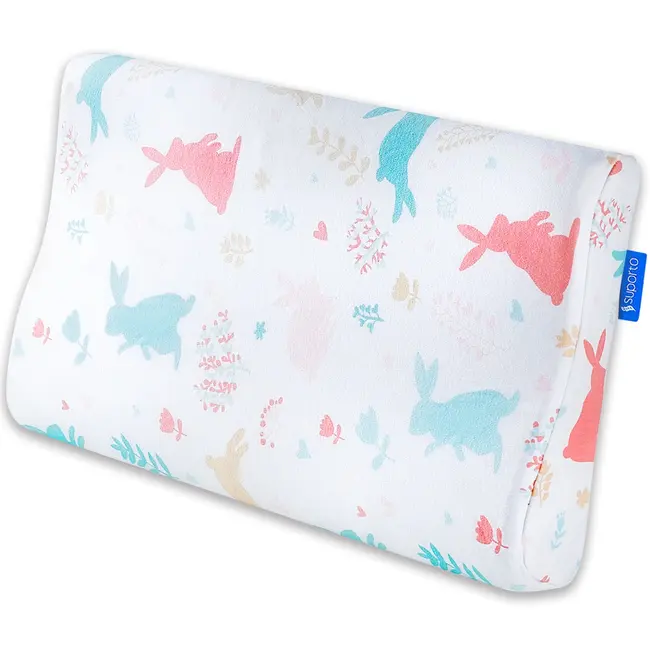 Perna copii Suporto Toddler, 2 - 9 ani, Ortopedica si Hipoalergenica din Spuma cu Memorie, 2 Inaltimi pentru dormit si Suport cervical, Husa Bumbac 100%, Alba, Model Iepurasi SPTPCO3