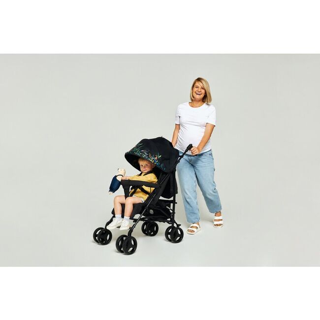 Carucior sport compact, Lionelo, Irma, Spatar reglabil in 4 pozitii, Suport picioare reglabil, Manere rotative, Pliere tip umbrela, 6- 36 luni, Pana la 15 kg, Conform cu EN1888-1:2018, Negru BYNLO-IRMA_DREAMIN