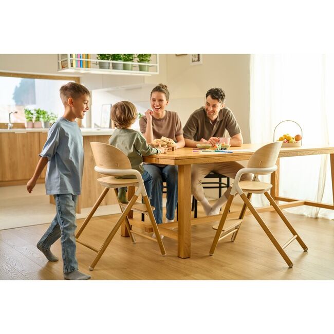 Scaun de masa multifunctional Celia, Lionelo, Din lemn de fag, 6 luni- adult, Reglabil pe inaltime, Husa impermeabila, Tavita silicon, Suport de picioare reglabil, Greutate maxima 90 Kg, Negru BYNLO-CELIA_BLACK_WOOD