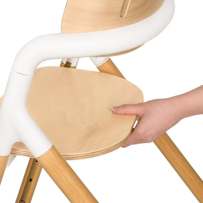 Scaun de masa multifunctional Celia, Lionelo, Din lemn de fag, 6 luni- adult, Reglabil pe inaltime, Spatar lat, Sezut ergonomic, Tavita silicon, Suport de picioare reglabil, Greutate maxima 90 Kg, Alb/Natural BYNLO-CELIA_WHITE_NATURAL_WOOD
