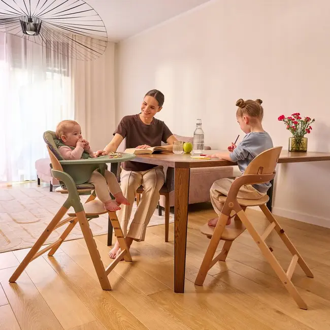 Scaun de masa multifunctional Megan, Lionelo, Din lemn de fag, 6 luni- adult, Reglabil pe inaltime, Husa impermeabila, Tavita silicon, Suport de picioare reglabil, Greutate maxima 110 Kg, Alb/Natur BYNLO-MEGAN_WHITE_NATURAL_WOOD