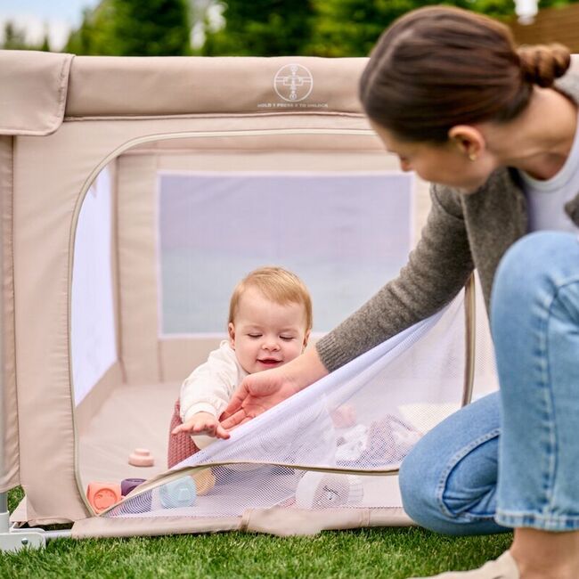 Tarc de joaca copii, Lionelo, Florence Easy Fold, 150 x 180 x 75 cm, Pliere, depliere automata, Include geanta de transport, Din plasa, Cu doua intrari laterale, 0-48 luni, Conform cu EN12227, Bej BYNLO-FLORENCE_EASY_FOLD_BEIGE_SAND