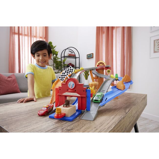 CARS RACE AND RESCUE SET DE JOACA CURCUIT DE SALVARE SI 3 MASINUTE METALICE VIVMTJFL57