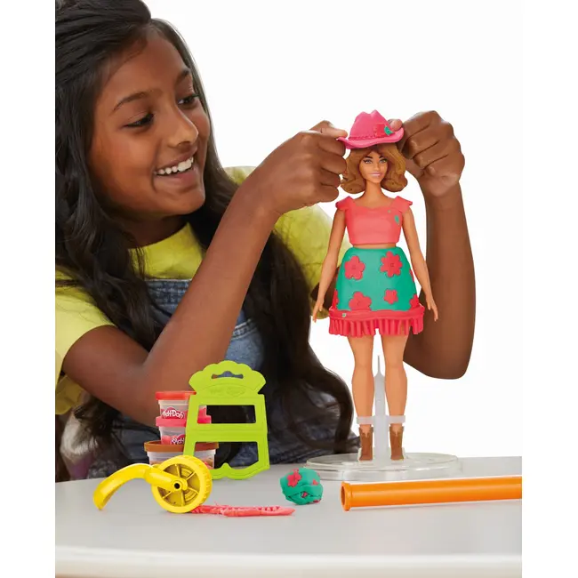 PLAY DOH BARBIE SET PLASTELINA CREATII VESTIMENTARE CU FLORI SI FRANJURI COWBOY VIVG1360