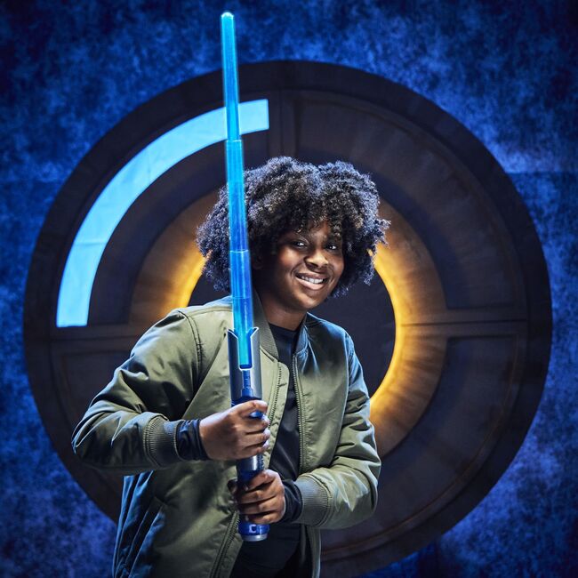 STAR WARS SABIE LASER ELECTRONICA POWER THE FORCE CAL KESTIS VIVF1135_G1570