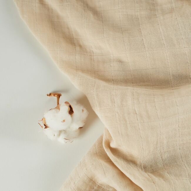 Onino - muselina multifunctionala din bumbac 100% organic, hug.me, creamy vanilla, x1 bucata, 120 x 120 cm, certificata gots bbbcdsw003
