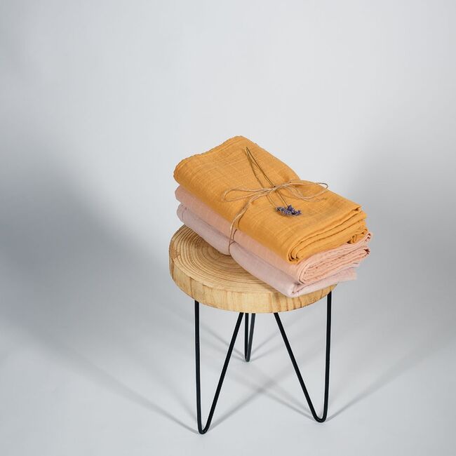 Onino - muselina multifunctionala din bumbac 100% organic, hug.me, honey gold, x1 bucata, 120 x 120 cm, certificata gots bbbcdsw001