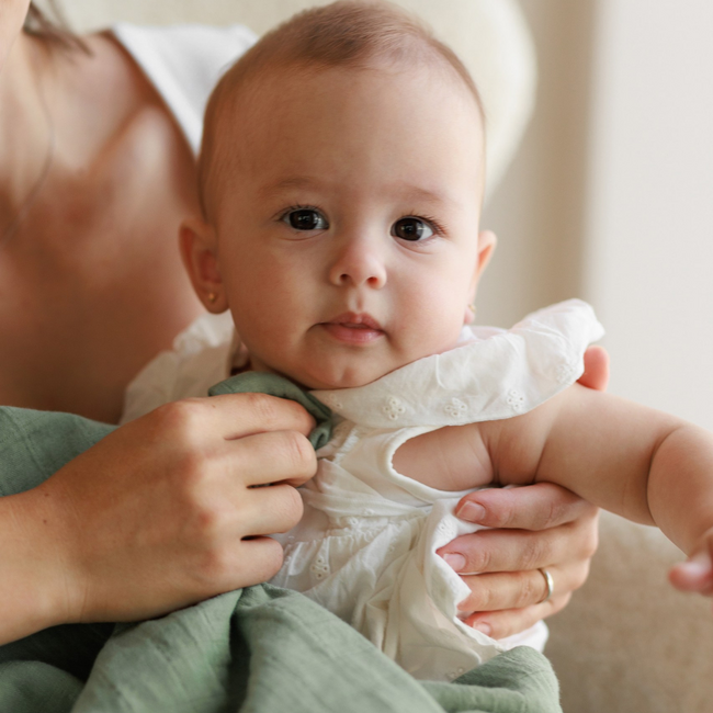 Onino - muselina multifunctionala din bumbac 100% organic, hug.me, serene green, x1 bucata, 120 x 120 cm, certificata gots bbbcdsw004