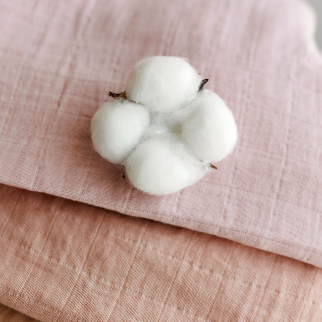 Onino - muselina multifunctionala din bumbac 100% organic, hug.me, warm peach, x1 bucata, 120 x 120 cm, certificata gots bbbcdsw006