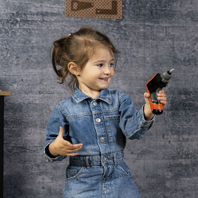 Set Smoby Camion si bormasina mecanica Black & Decker Bricolo Truck + Mini Drill cu 60 accesorii HUBS7600360941