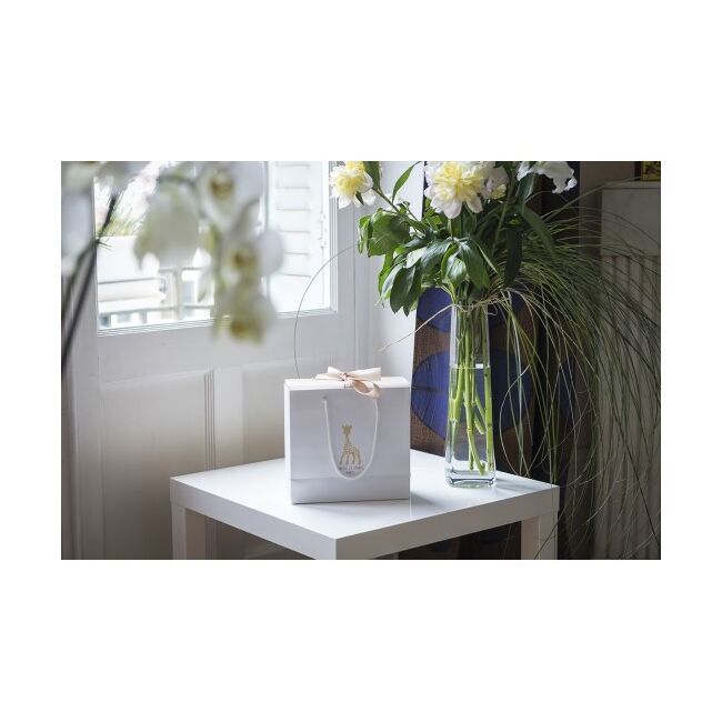 Set cadou sophiesticat cu girafa sophie si scutec 120x120 cm vu000004