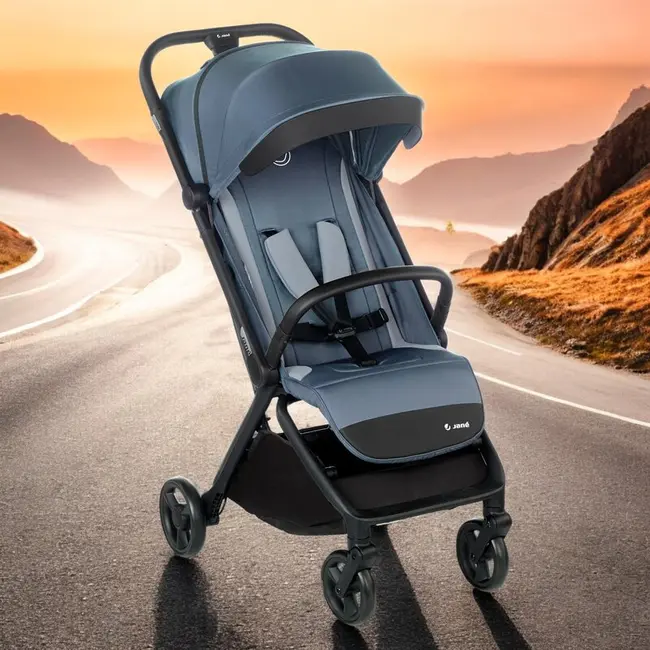 Carucior sport, Jane, Clap, Sistem compact de pliere care permite transportul caruciorului la bordul aeronavei, Cadru din aluminium, De la nastere pana la 26Kg, Conform cu standardul european EN 1888-2:2018+A1:2023, Seal BYN8420421092002