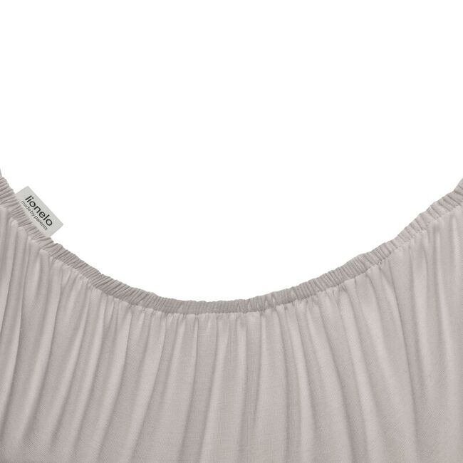 Set cearceafuri cu elastic, Lionelo, 70x28 cm, Pentru landouri si patutul co-sleeper Malin, Pentru saltele de max. 10 cm inaltime, Din bambus, Usor de spalat, 30 grade, Fara calcare, Ecologic, Alb/Bej BYNLO-BAMBOO_SHEET_OFF_WHITE_BEIGE_70x28