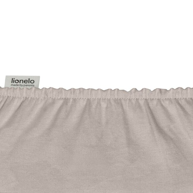 Set cearceafuri cu elastic, Lionelo, Pentru patuturi 120 x 60 cm, Pentru saltele de max. 10 cm inaltime, Din bambus, Usor de spalat, 30 grade, Fara calcare, Ecologic, Alb/Bej BYNLO-BAMBOO_SHEET_OFF_WHITE_BEIGE_118x60