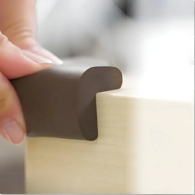 Protectie colturi mobila, maro