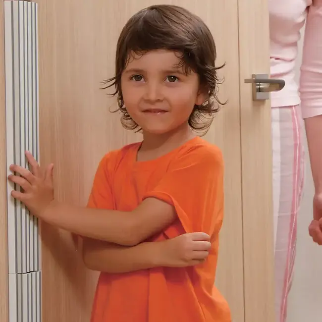 Pachet sisteme de siguranta copii, 14 piese, culoarea lemnului inchis