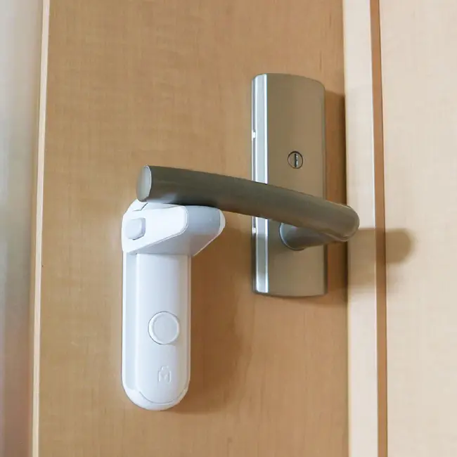 Blocator usa copii ,   sistem anti-deschidere usor de montat