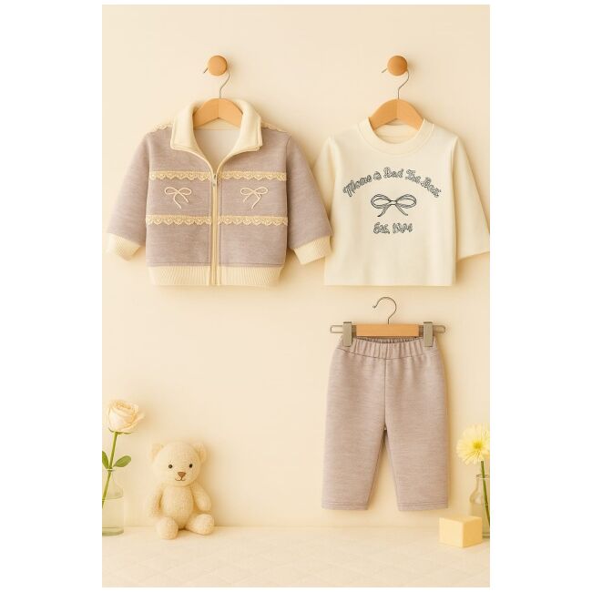 Costumas bebelusi 3 piese crem-gri cu dantela si fundite – set elegant si confortabil trmb10029